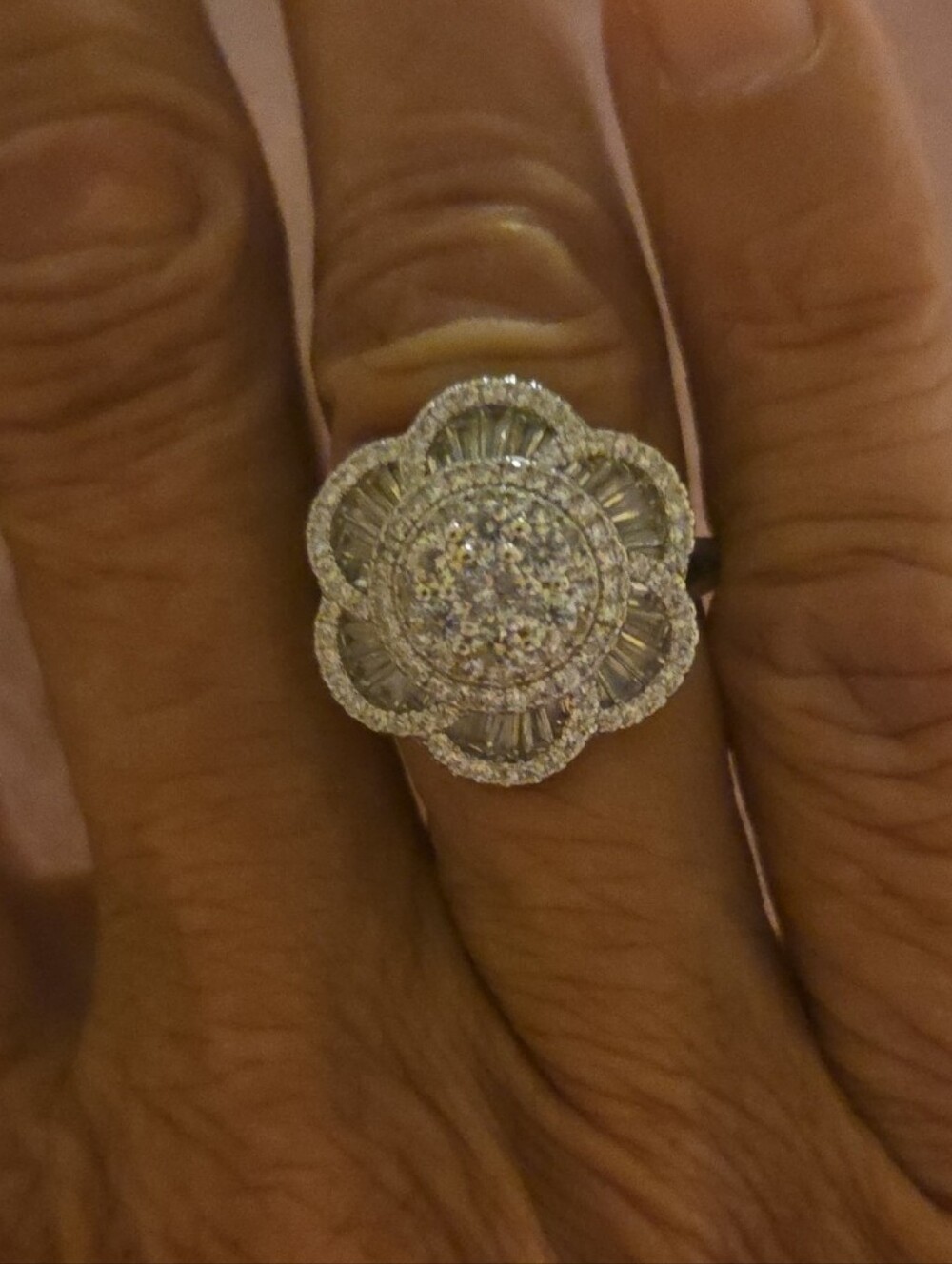 My Sweetest Bella Luce Yet! New,Gerber Daisy Sparkling White Cz.ring